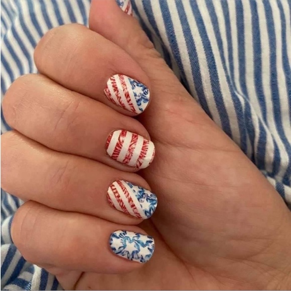 *Retired* Color Street: Flag, You’re It | Fourth of July Patriotic America - Picture 5 of 12